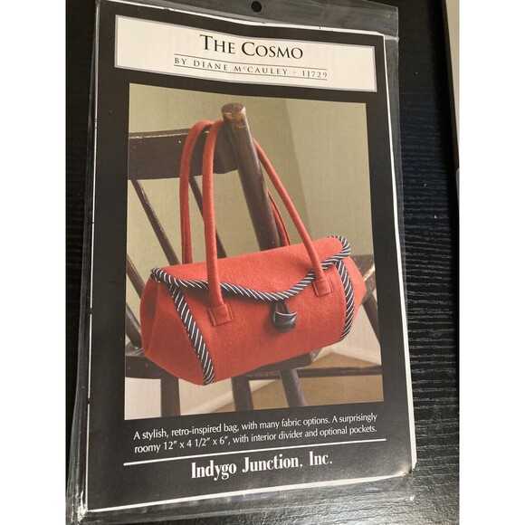 The Cosmo Purse Pattern by Diane McCauley of Indygo Junction IJ729 - Picture 1 of 4
